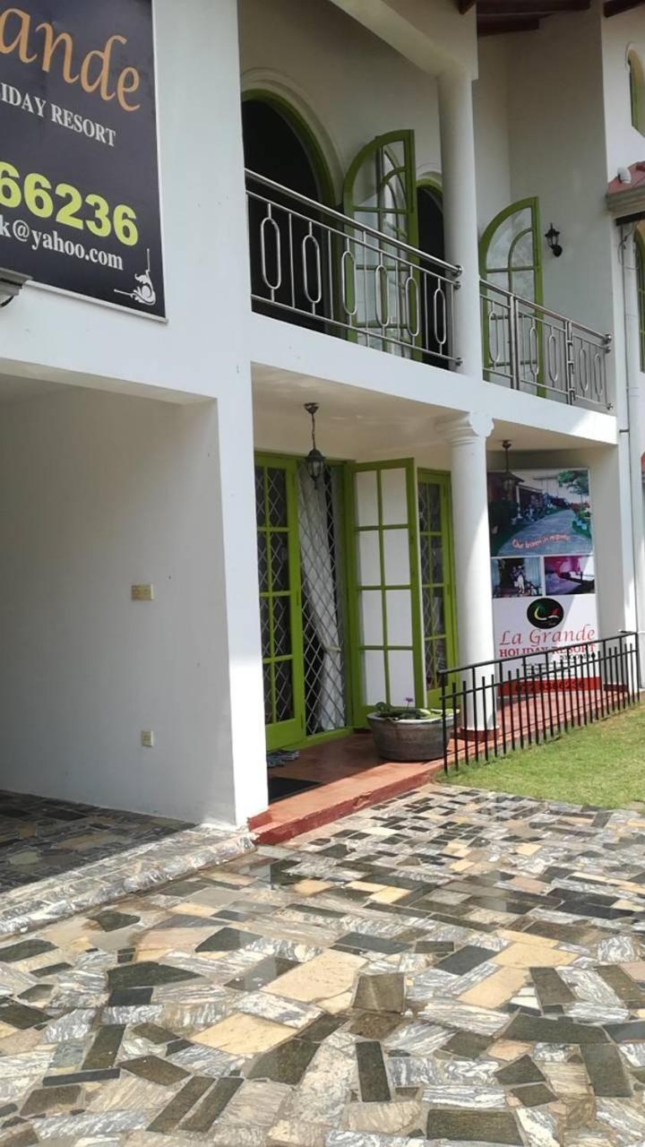 Kandy La Grande Holiday Resort Exterior photo